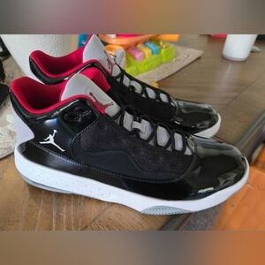 Brand new mens Jordan Max Aura sneakers 11.5 Authentic Color Black Cemeny